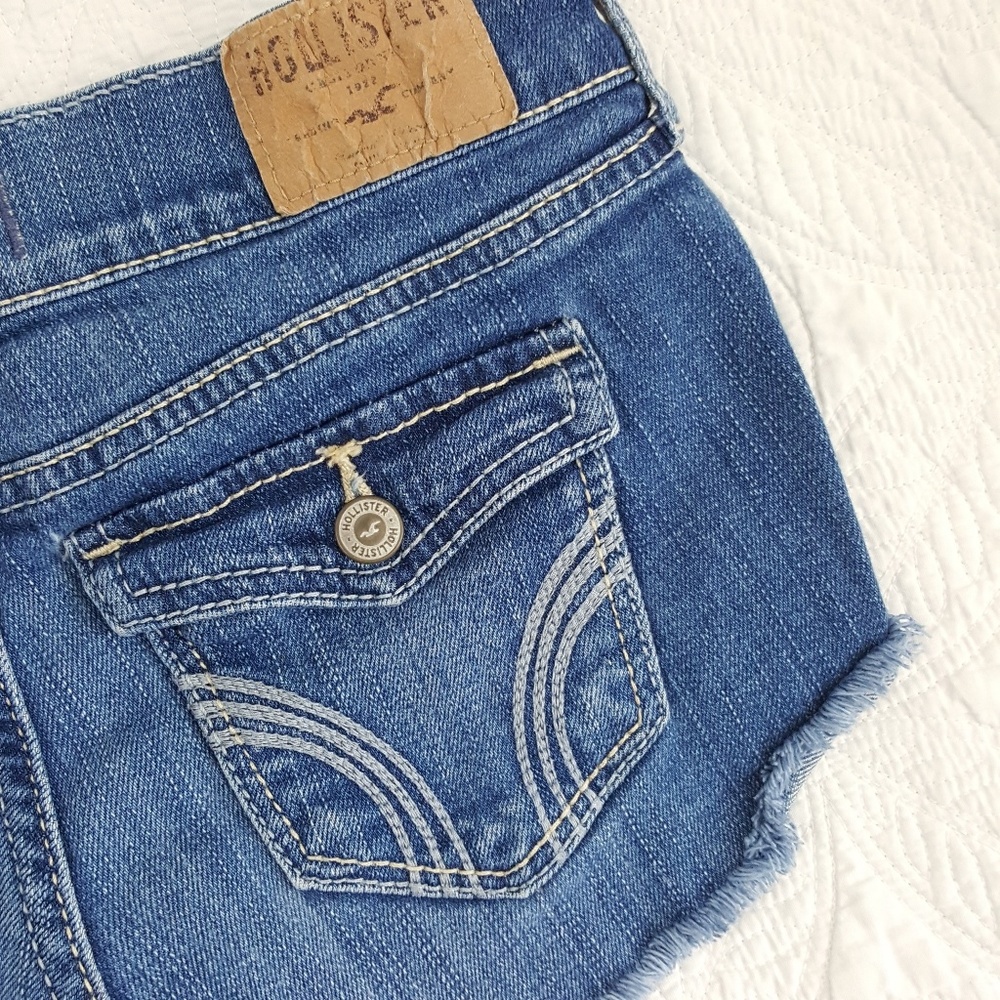 Hollister Flap Pocket Destroyed Shorts Size 1 W25